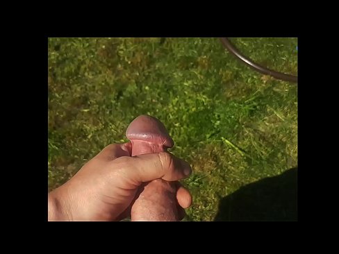 ❤️ Warm hottie laat haar pienk poesie naai en kom met 'n spuit in 'n somertuin ❤❌ Russiese pornografie op af.nicepornphotos.ru ❌❤